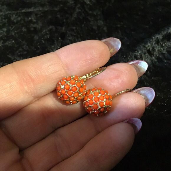Vintage Orange Bead Button Huggie Earrings Pierced Mod Retro 70's - Picture 1 of 3